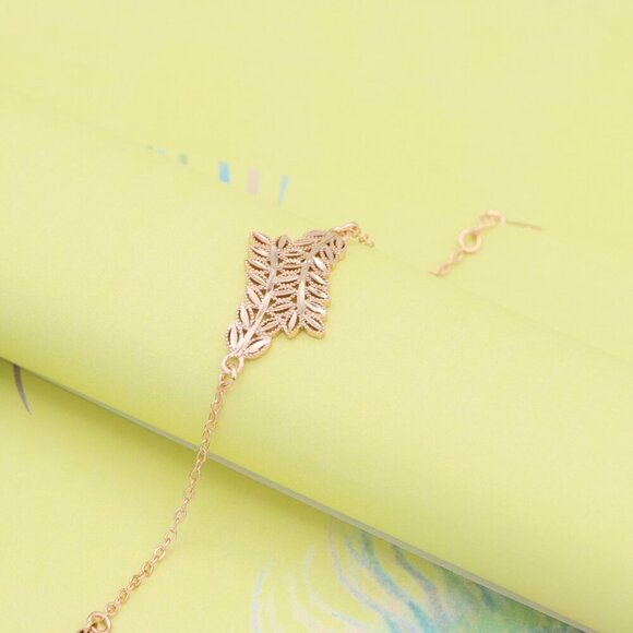 "Elegant Leaf Pattern Rose Gold Bracelet for Women, XPBL1082 - Picture 3 of 13